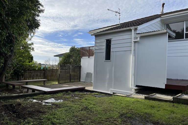 Photo of property in 20 Santiago Crescent, Unsworth Heights, Auckland, 0632