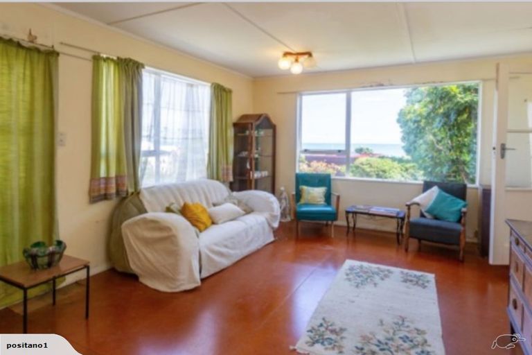 Photo of property in 134 Seaview Road, Paraparaumu Beach, Paraparaumu, 5032