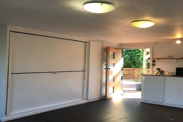 Photo of property in 53 Neal Avenue, Glenfield, Auckland, 0629