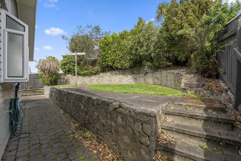 Photo of property in 3 Kahikatea Grove, Paparangi, Wellington, 6037