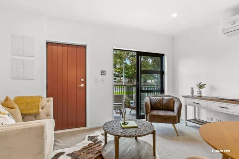 Photo of property in 4/20 Bader Drive, Mangere, Auckland, 2022