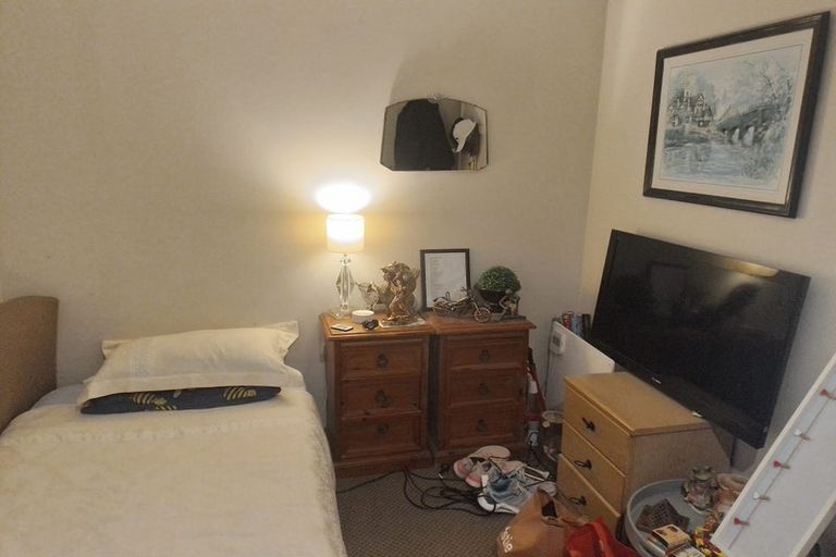 Photo of property in 2/10 Seaview Road, Glenfield, Auckland, 0629