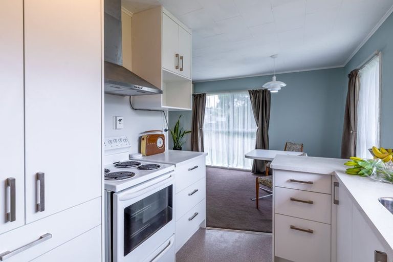 Photo of property in 2/14 Claridge Street, Glen Eden, Auckland, 0602