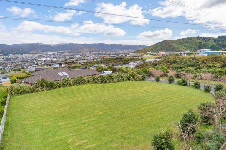 Photo of property in 55 Percy Kinsman Crescent, Riverstone Terraces, Upper Hutt, 5018