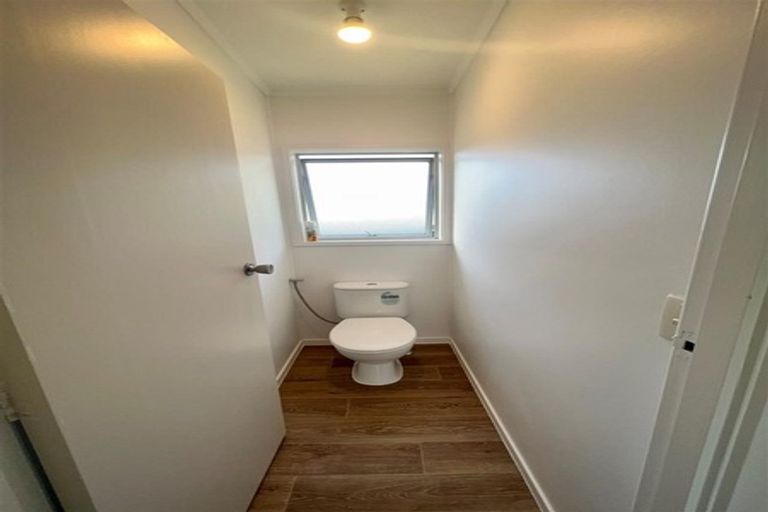 Photo of property in 5 John F Kennedy Place, Glen Eden, Auckland, 0602