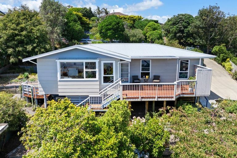 Photo of property in 5 Sunset Terrace, Waikanae Beach, Waikanae, 5036