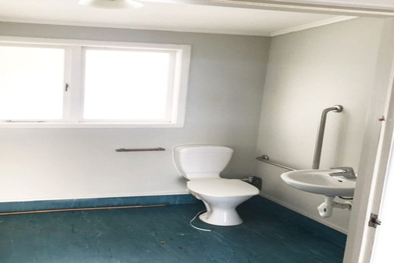 Photo of property in 83 Christmas Road, Manurewa, Auckland, 2102