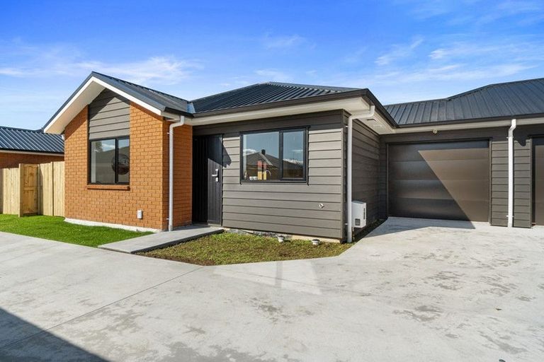 Photo of property in 324u3 Cambridge Road, Hillcrest, Hamilton, 3216