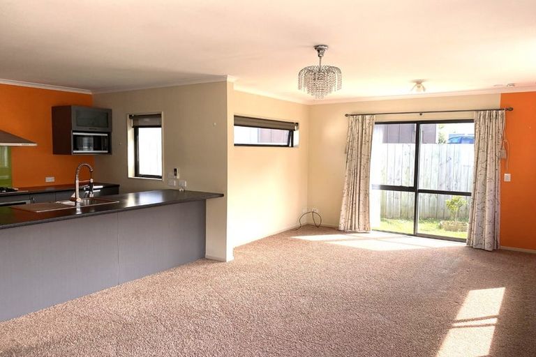 Photo of property in 12 Cresswell Place, Johnsonville, Wellington, 6037