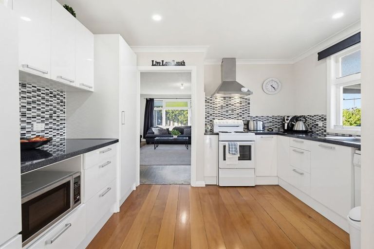 Photo of property in 32 Botanical Road, Takaro, Palmerston North, 4412