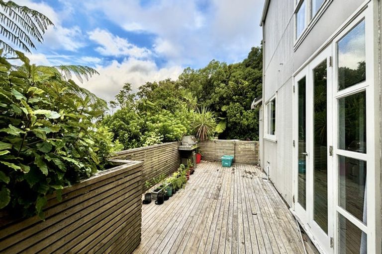 Photo of property in 9 Selkirk Way, Karori, Wellington, 6012