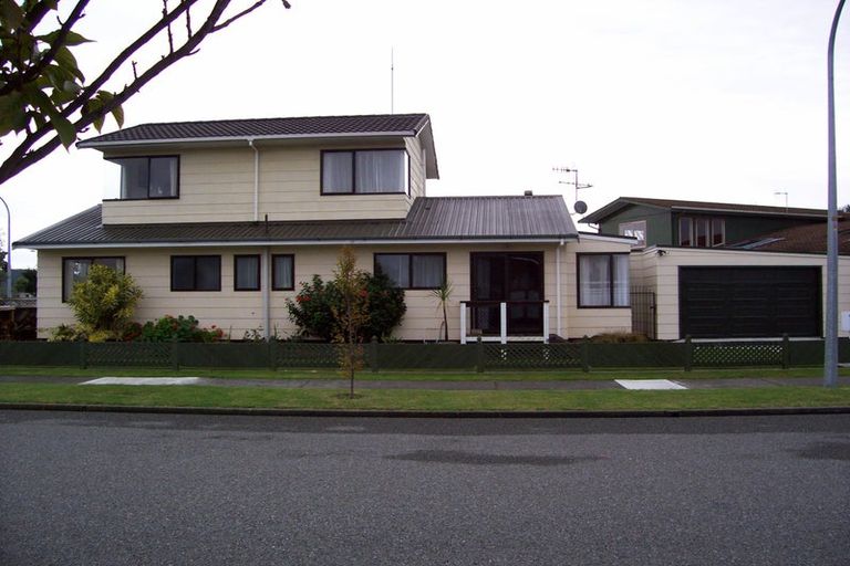 Photo of property in 38 Titoki Crescent, Pirimai, Napier, 4112