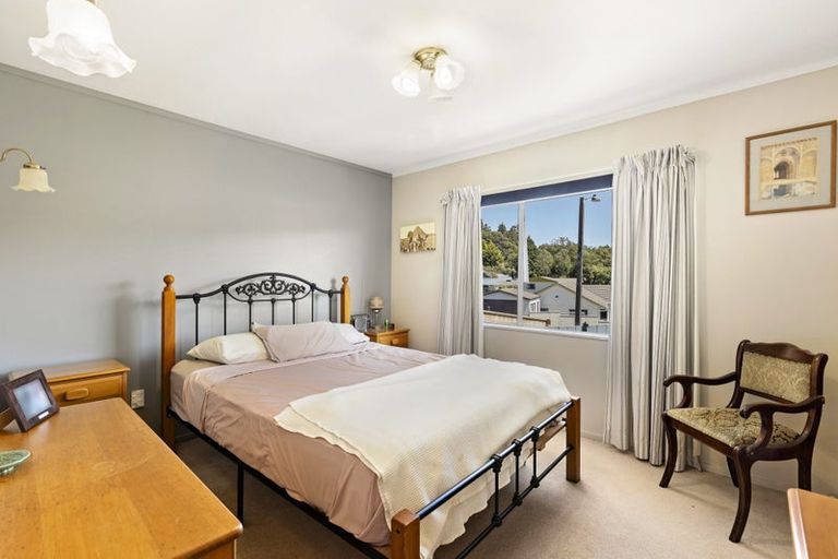 Photo of property in 7 Takanini Grove, Stokes Valley, Lower Hutt, 5019
