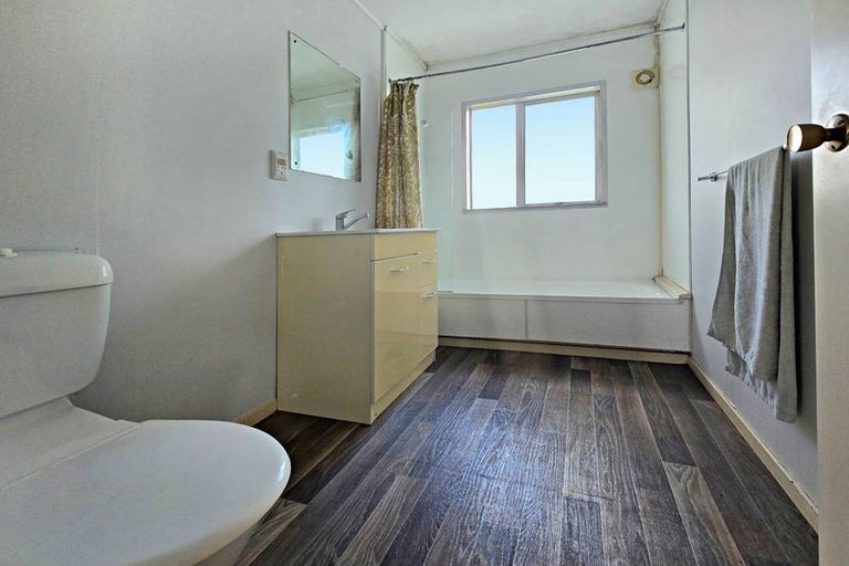 Photo of property in 73a Heathdale Crescent, Papakura, 2110