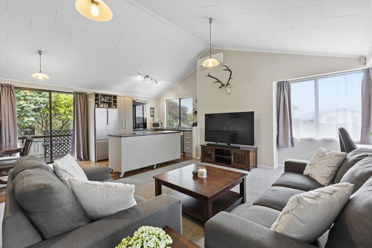 Photo of property in 23 Peppertree Glade, Kelvin Grove, Palmerston North, 4414
