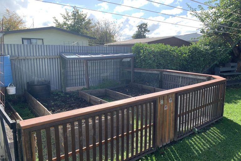 Photo of property in 11 Hilton Grove, Kelvin Grove, Palmerston North, 4414