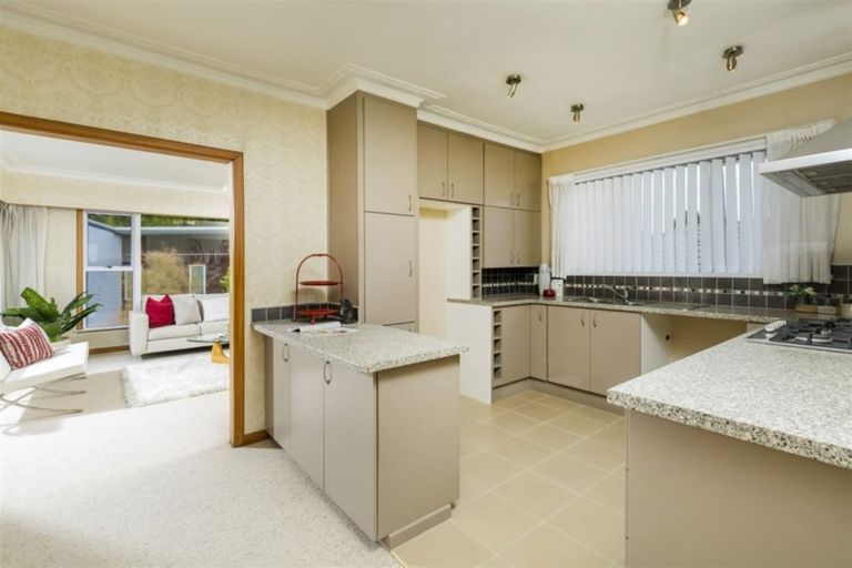 Photo of property in 77 Colwill Road, Massey, Auckland, 0614