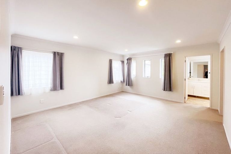 Photo of property in 22f Manuka Road, Glenfield, Auckland, 0629