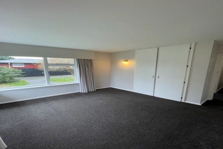 Photo of property in 32 Tintern Avenue, Avonhead, Christchurch, 8042