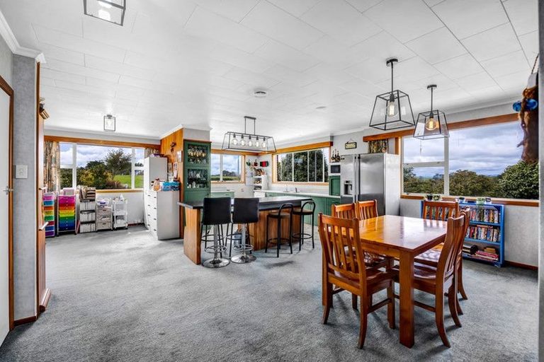 Photo of property in 24 Victoria Road, Stratford, 4391