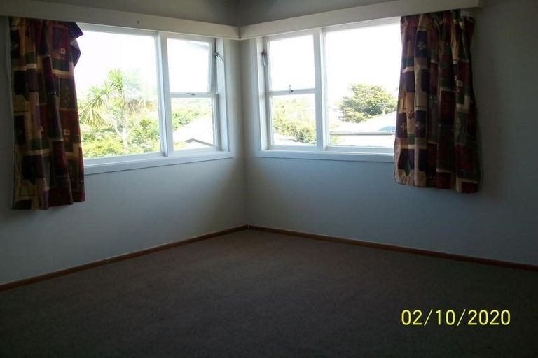 Photo of property in 75 Larnoch Road, Henderson, Auckland, 0610