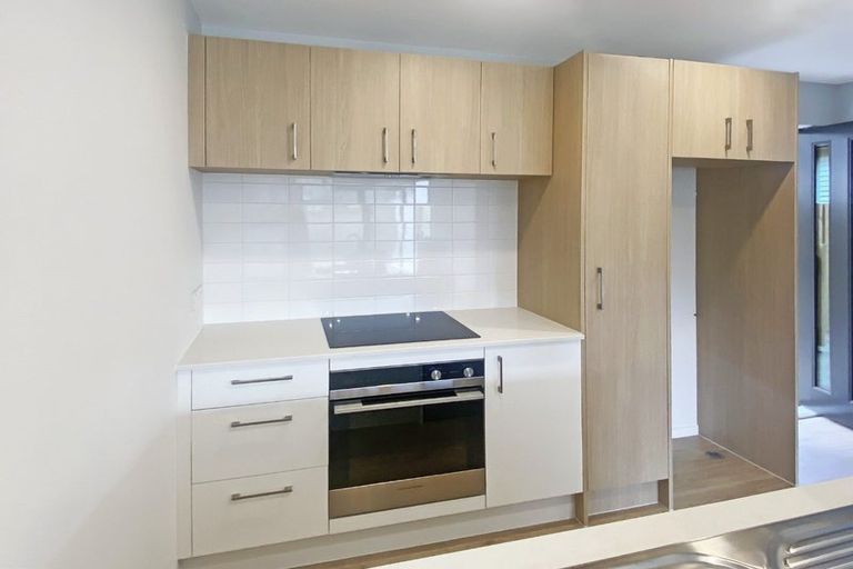 Photo of property in 4/18 Graham Avenue, Te Atatu Peninsula, Auckland, 0610