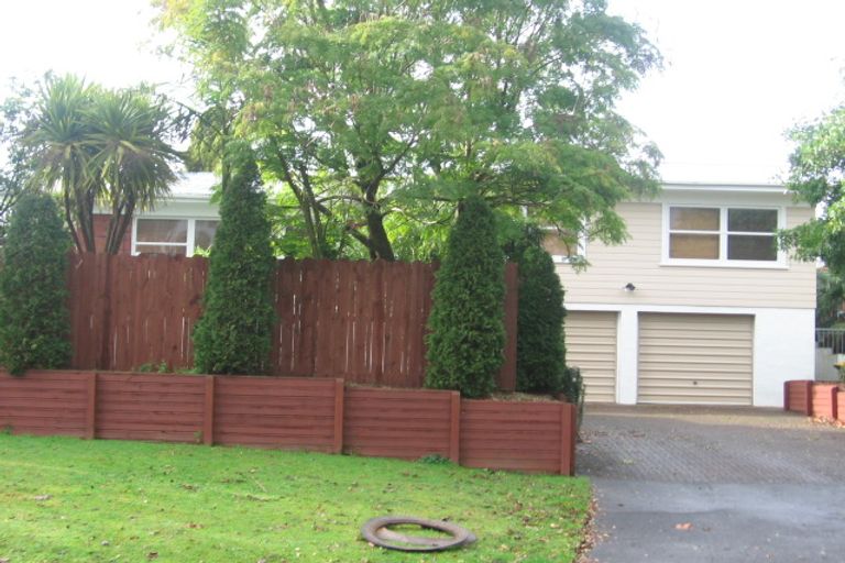 Photo of property in 2/28 Ray Small Drive, Papakura, 2110