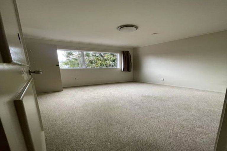 Photo of property in 14 Cobblestone Lane, Hillcrest, Auckland, 0627