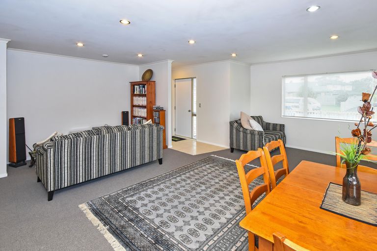 Photo of property in 6 Grangewood Close, Favona, Auckland, 2024