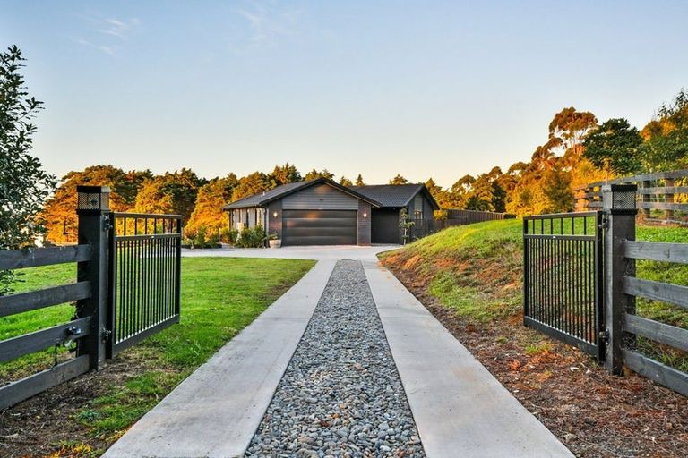 Photo of property in 15 Hereford Lane, Ararimu, Drury, 2579