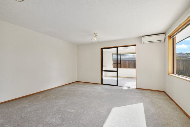 Photo of property in 2/24 Woodbury Street, Avonhead, Christchurch, 8042