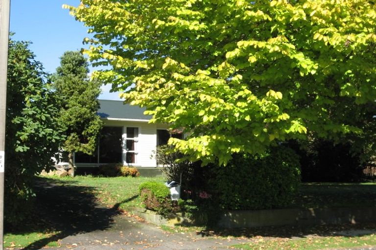 Photo of property in 13 Kenmore Place, Tokoroa, 3420