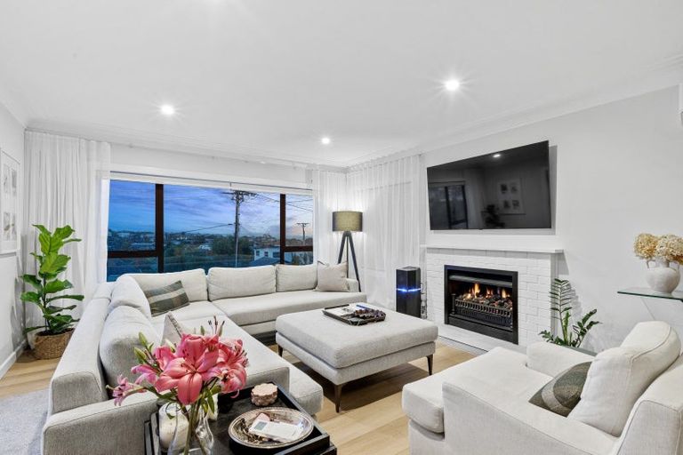 Photo of property in 23 Braemar Road, Rothesay Bay, Auckland, 0630