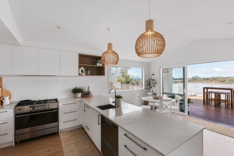 Photo of property in 26 Oyster Place, Omokoroa, 3114