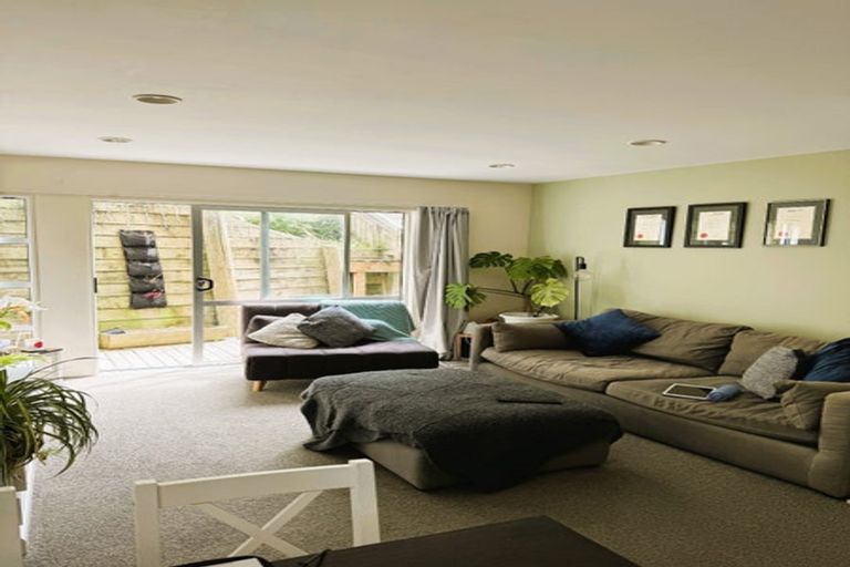 Photo of property in 7/138 Queens Drive, Lyall Bay, Wellington, 6022