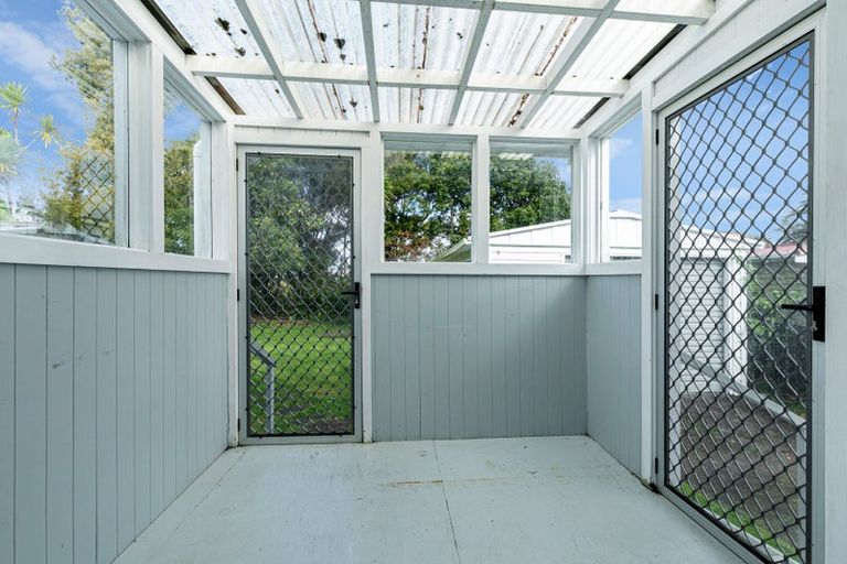 Photo of property in 48 Smythe Road, Henderson, Auckland, 0612