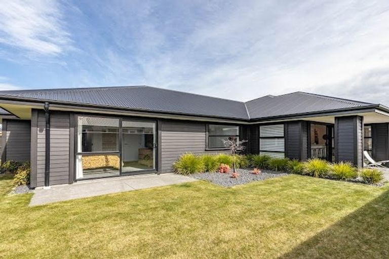 Photo of property in 19 Hickmott Street, Rangiora, 7400