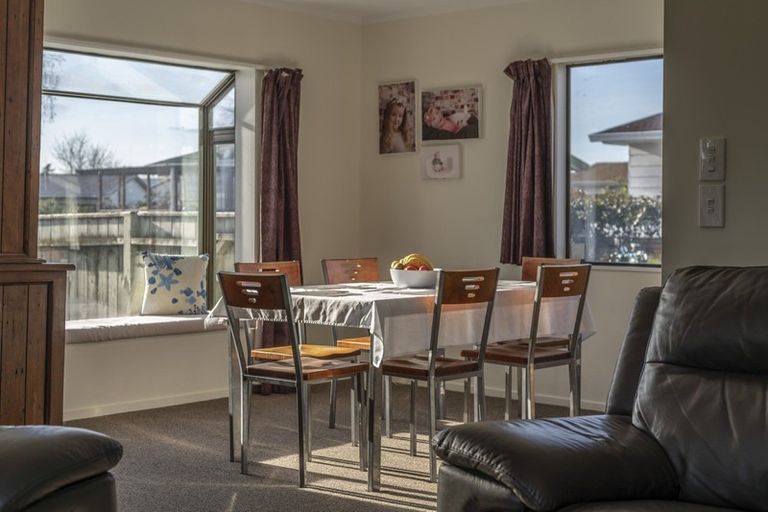Photo of property in 4 Oak Avenue, Nawton, Hamilton, 3200