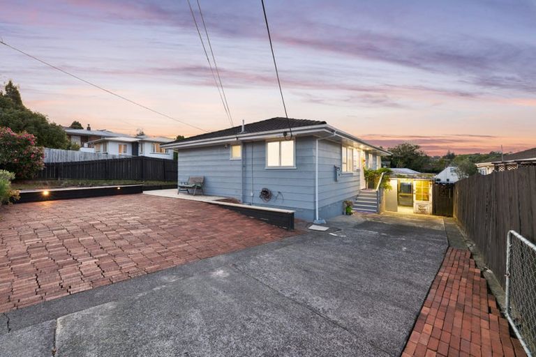Photo of property in 12 Helena Street, Massey, Auckland, 0614