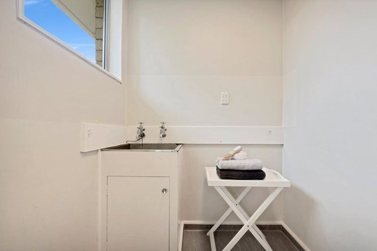 Photo of property in 1/6 Arran Crescent, Woolston, Christchurch, 8062