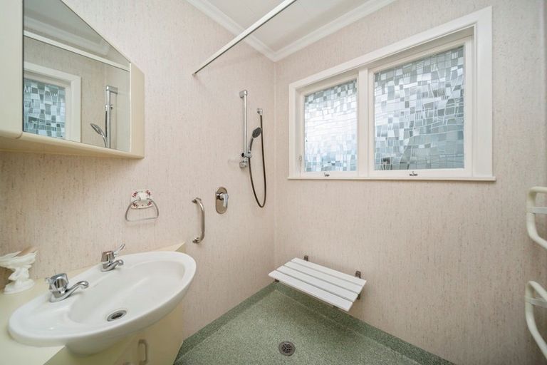 Photo of property in 93a Tukapa Street, Westown, New Plymouth, 4310