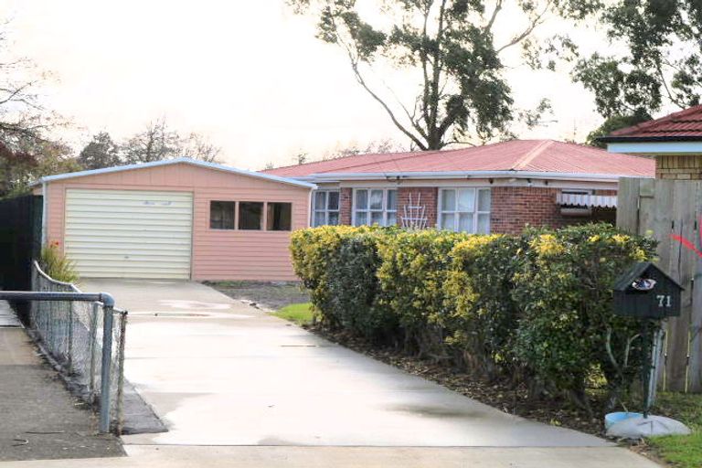 Photo of property in 71 Hallberry Road, Mangere East, Auckland, 2024
