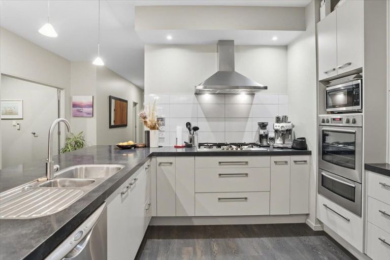 Photo of property in 21c Bradley Avenue, Pyes Pa, Tauranga, 3112