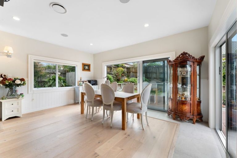 Photo of property in 17 Te Hoe Grove, Pinehill, Auckland, 0632