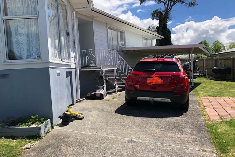 Photo of property in 11 Surman Place, Glen Eden, Auckland, 0602