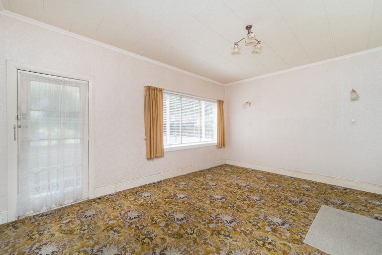 Photo of property in 94 Victoria Avenue, Palmerston North, 4410