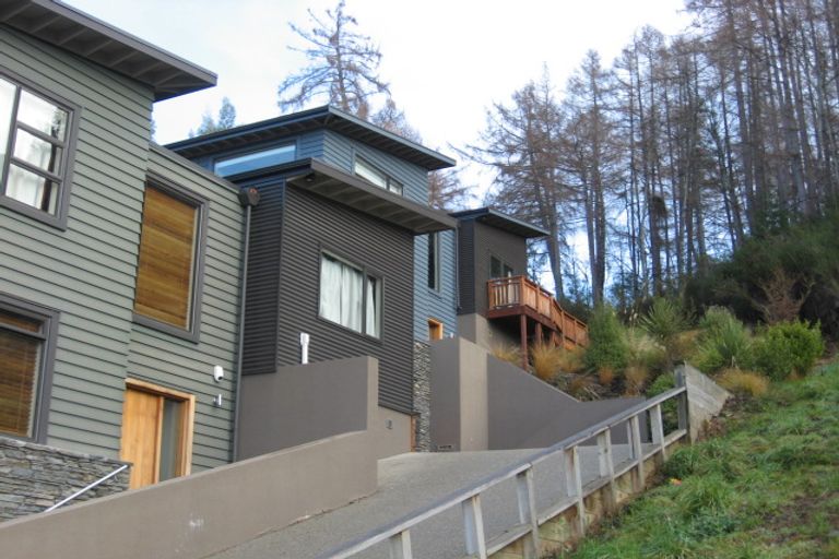 Photo of property in 73 Hensman Road, Queenstown, 9300