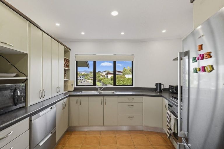 Photo of property in 5 Rotokare Crescent, Whalers Gate, New Plymouth, 4310
