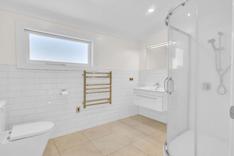 Photo of property in 1106 Caroline Road, Mayfair, Hastings, 4122