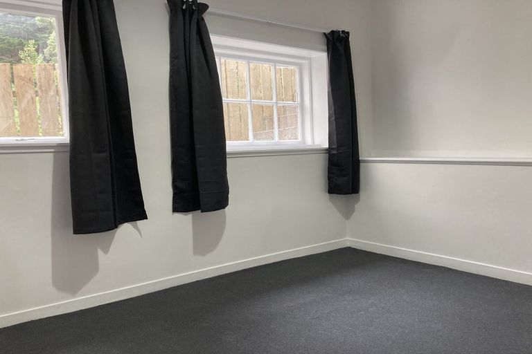 Photo of property in 1 Baring Street, Oriental Bay, Wellington, 6011